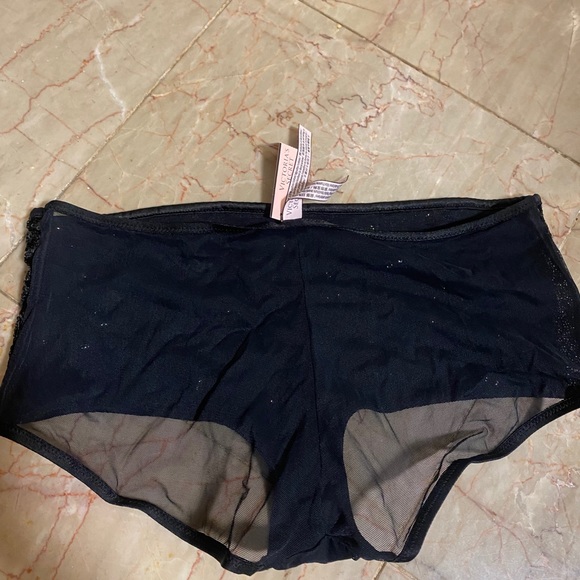 Victoria’s Secret Panties M - Picture 2 of 3